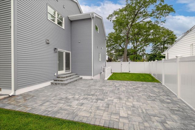 345 Christopher Street, Oceanside, NY 11572