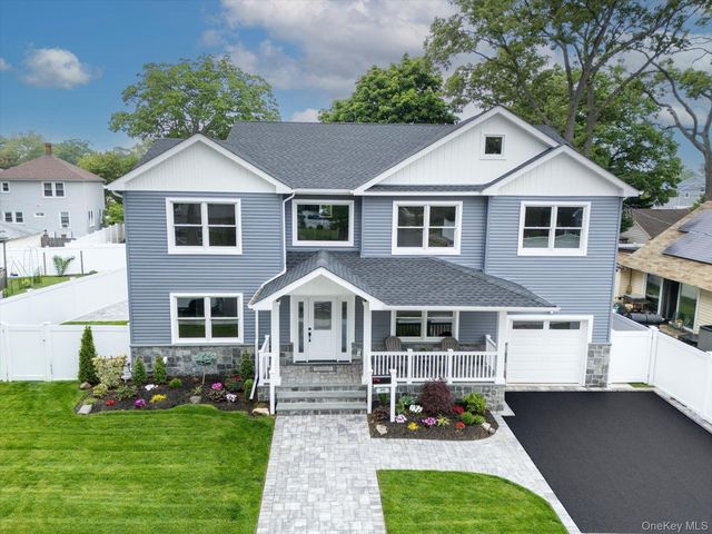 345 Christopher Street, Oceanside, NY 11572