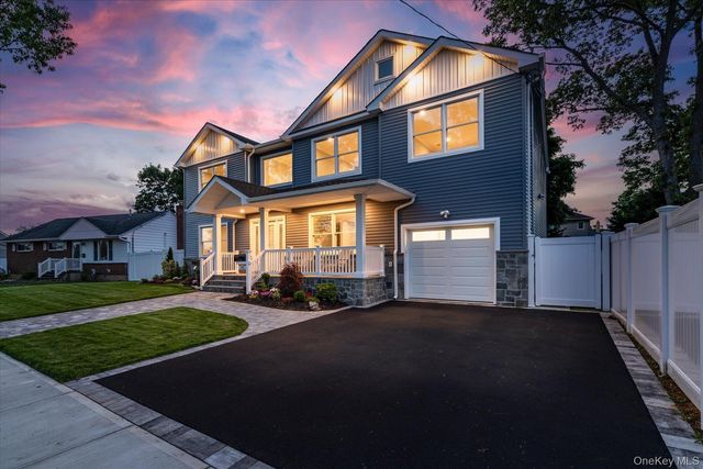 345 Christopher Street, Oceanside, NY 11572