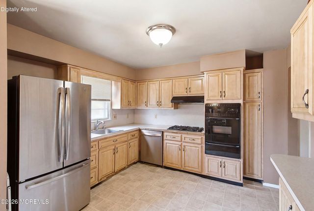 81 Elm Street, Beachwood, NJ 08722