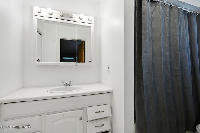 81 Elm Street, Beachwood, NJ 08722