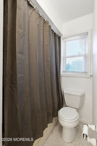 81 Elm Street, Beachwood, NJ 08722