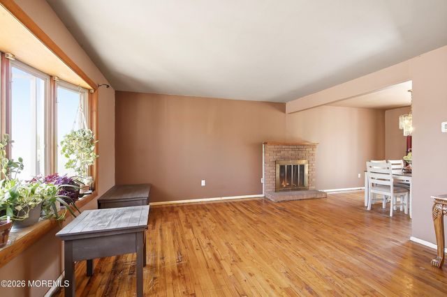 81 Elm Street, Beachwood, NJ 08722