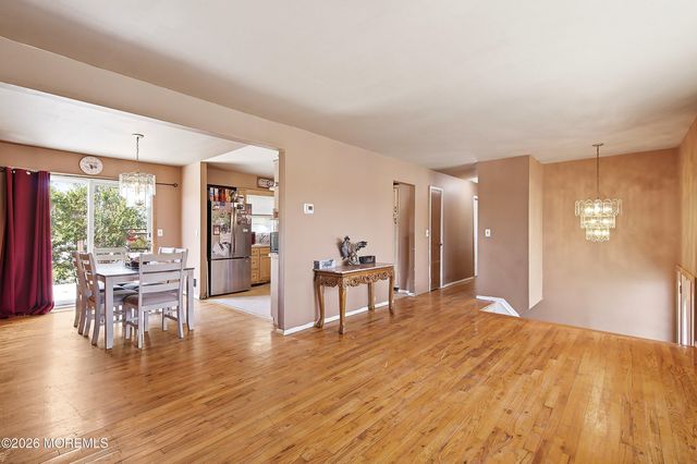 81 Elm Street, Beachwood, NJ 08722