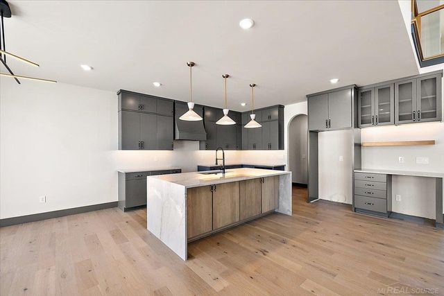 42528 Saddle Lane, Sterling Heights, MI 48314