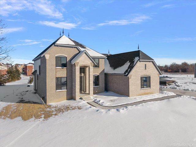 42528 Saddle Lane, Sterling Heights, MI 48314