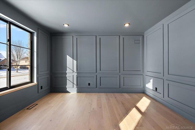 42528 Saddle Lane, Sterling Heights, MI 48314