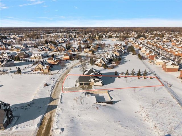 42528 Saddle Lane, Sterling Heights, MI 48314