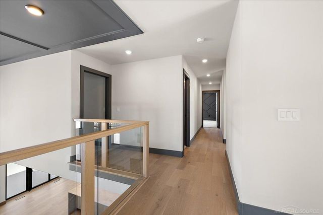 42528 Saddle Lane, Sterling Heights, MI 48314