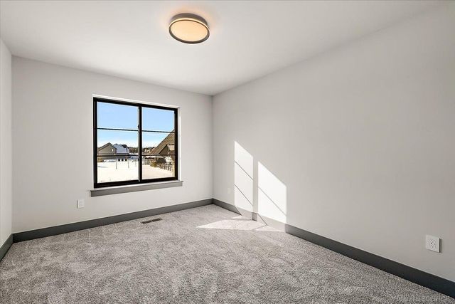 42528 Saddle Lane, Sterling Heights, MI 48314