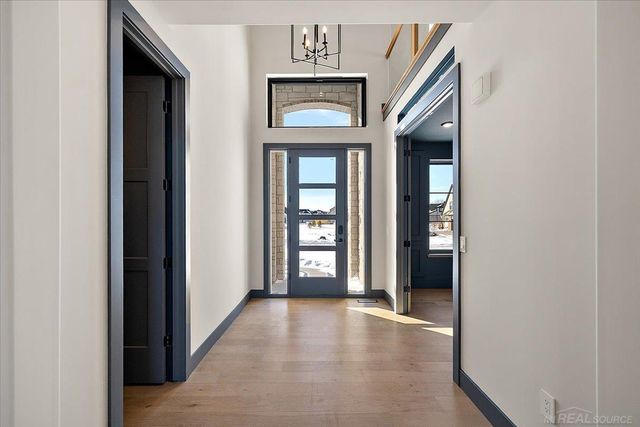 42528 Saddle Lane, Sterling Heights, MI 48314