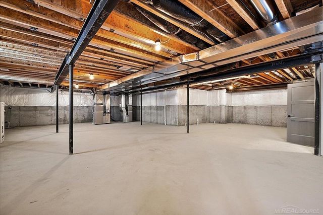 42528 Saddle Lane, Sterling Heights, MI 48314