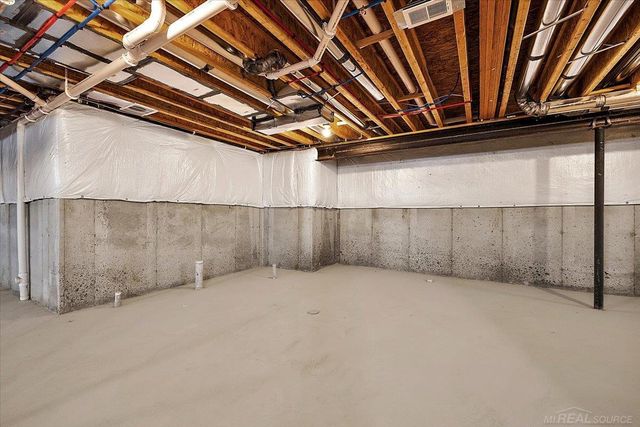 42528 Saddle Lane, Sterling Heights, MI 48314