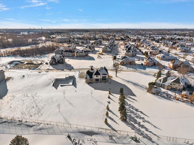 42528 Saddle Lane, Sterling Heights, MI 48314