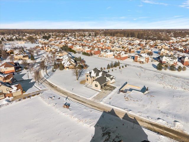 42528 Saddle Lane, Sterling Heights, MI 48314