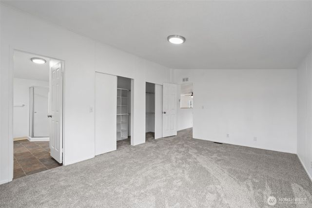 19112 Loganberry Street SW, Rochester, WA 98579