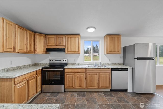 19112 Loganberry Street SW, Rochester, WA 98579