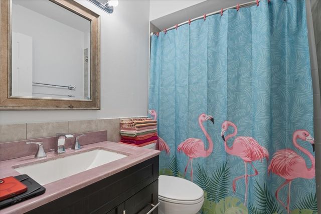 8455 W Leland Avenue 204, Chicago, IL 60656