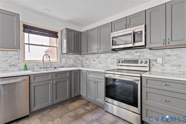 4704 Cedar Cliff Rd, Chester, VA 23831