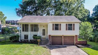 8931 Knox Lane, Overland Park, KS 66212