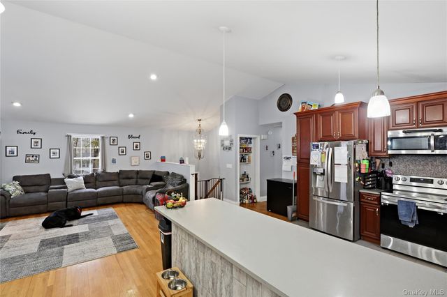 23 Hazelwood Road N, Wurtsboro, NY 12790