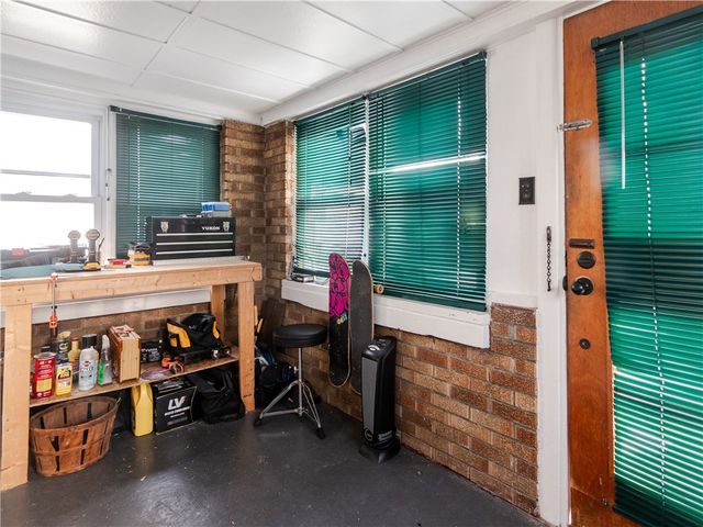 974 Coleman Ave, Sharpsville, PA 16150