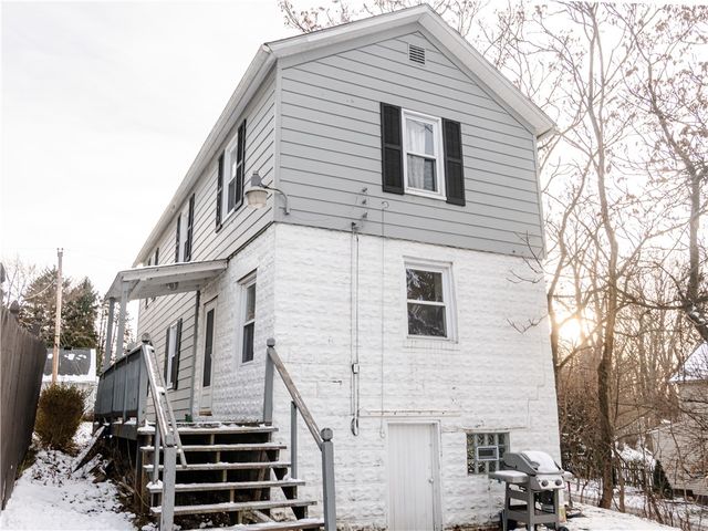 974 Coleman Ave, Sharpsville, PA 16150