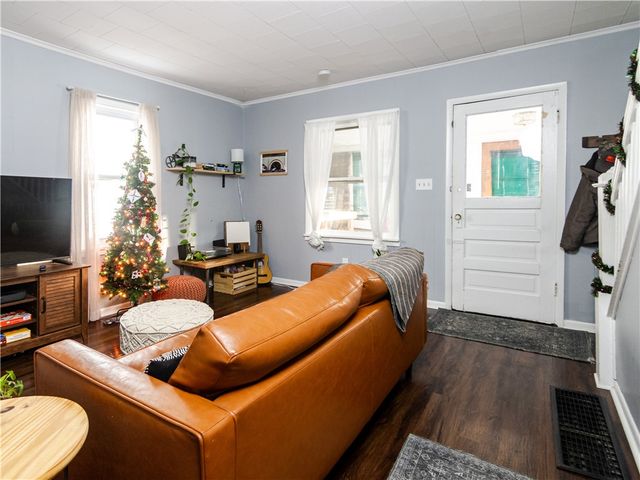 974 Coleman Ave, Sharpsville, PA 16150