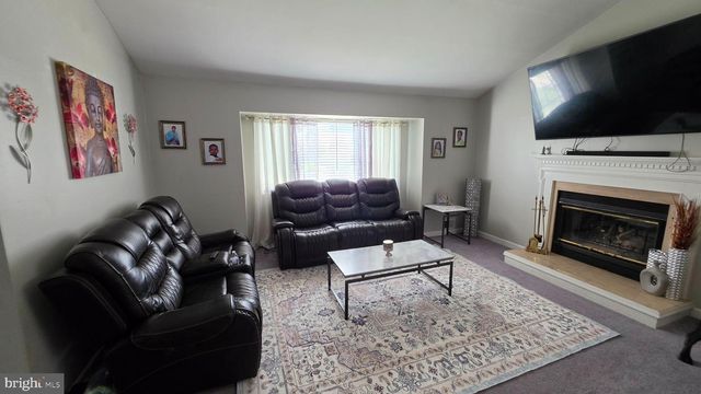 18 PEABODY LA, Hamilton, NJ 08619