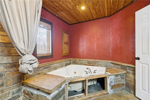 977 NW 1651 Road, Bates City, MO 64011