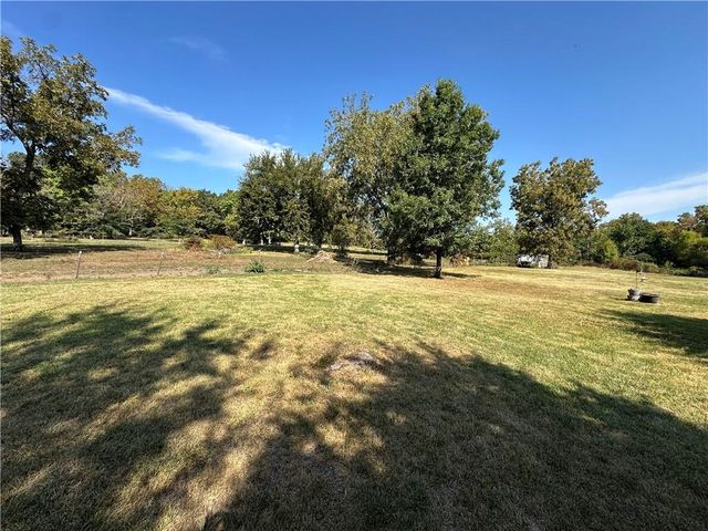 977 NW 1651 Road, Bates City, MO 64011