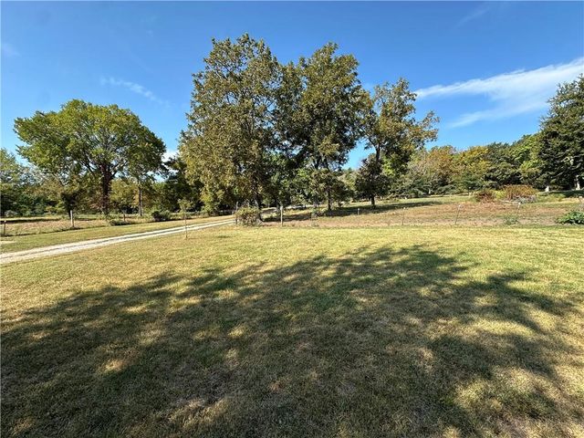 977 NW 1651 Road, Bates City, MO 64011