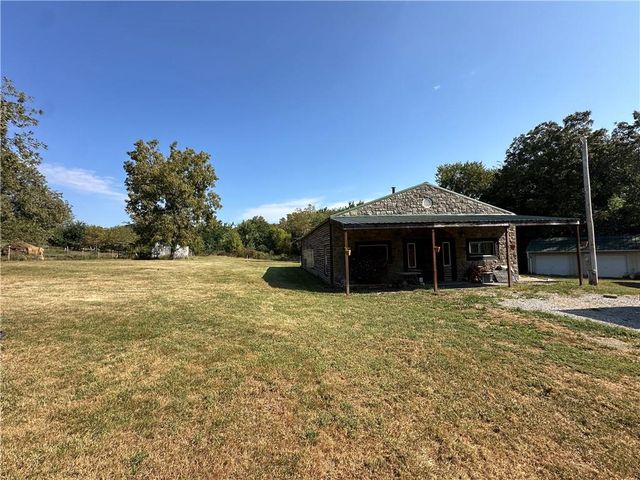 977 NW 1651 Road, Bates City, MO 64011