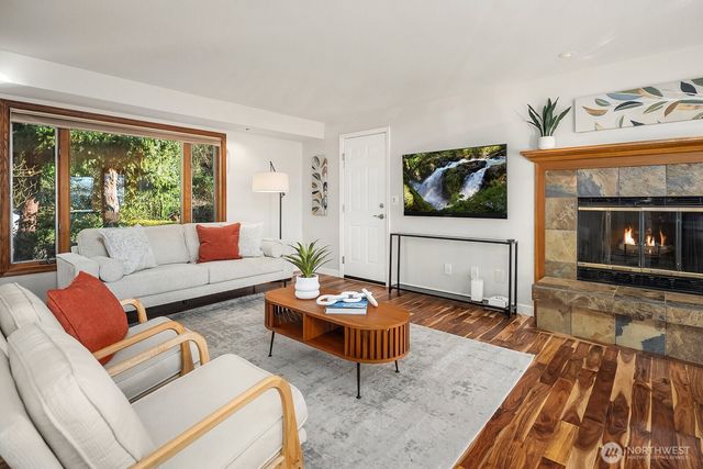 8305 44th Avenue SW, Seattle, WA 98136