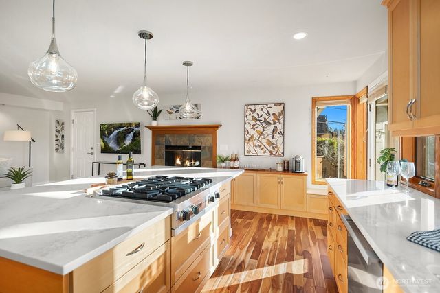 8305 44th Avenue SW, Seattle, WA 98136