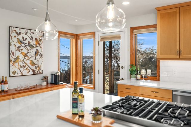 8305 44th Avenue SW, Seattle, WA 98136