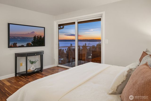 8305 44th Avenue SW, Seattle, WA 98136