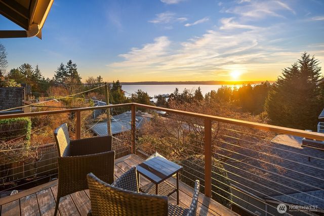 8305 44th Avenue SW, Seattle, WA 98136