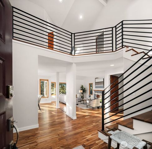 8305 44th Avenue SW, Seattle, WA 98136