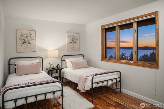 8305 44th Avenue SW, Seattle, WA 98136