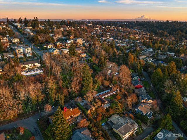 8305 44th Avenue SW, Seattle, WA 98136