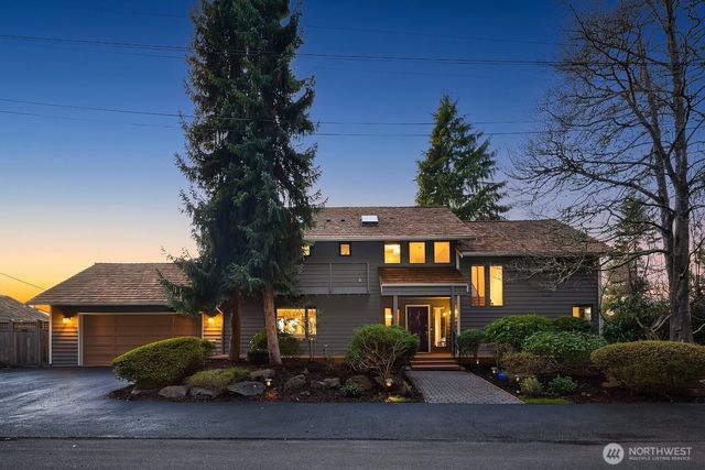 8305 44th Avenue SW, Seattle, WA 98136