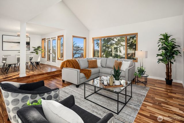 8305 44th Avenue SW, Seattle, WA 98136