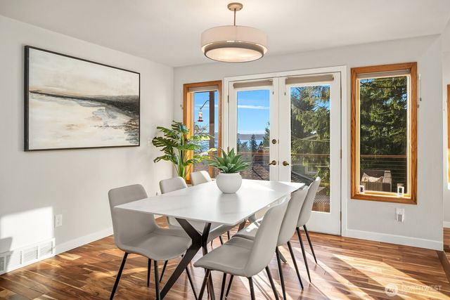 8305 44th Avenue SW, Seattle, WA 98136