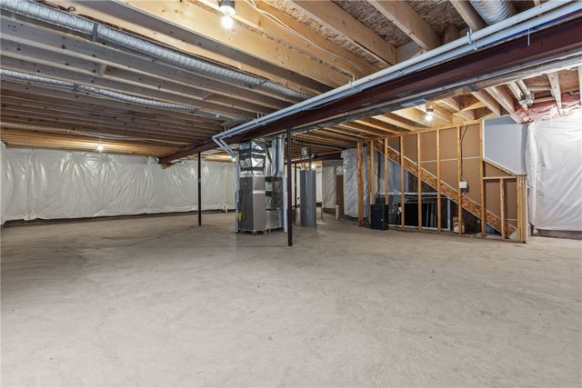 20 Maple Hill, South Franklin, PA 15301