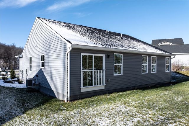 20 Maple Hill, South Franklin, PA 15301