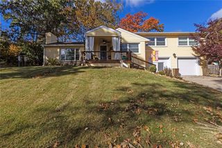 6204 N Robinhood Lane, Kansas City, MO 64151