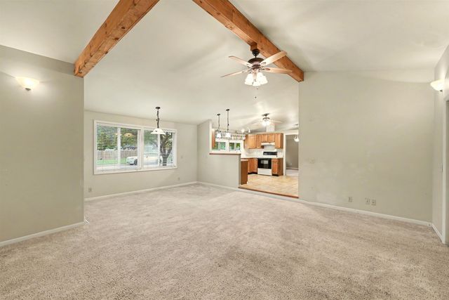 1019 Somerset Dr, Salina, KS 67401