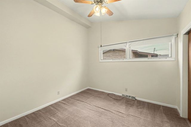 1019 Somerset Dr, Salina, KS 67401