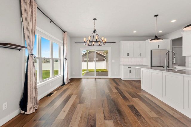 N9239 LAURA STREET, Appleton, WI 54915